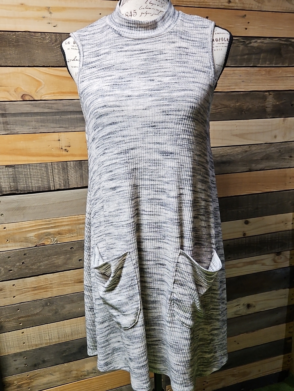 Ultra Flirt Marled Light Gray Mock Neck Tunic Tank with Pockets